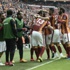 '1-2-3-4! Cimbom Şampiyon'* '1-2-3-4! Cimbom Şampiyon'*