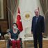 Başkan Recep Tayyip Erdoğan Milli voleybolcu Meltem Çetin'i Cumhurbaşkanlığı Külliyesi'nde kabul etti!