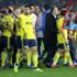 Trabzonspor - F.Bahçe maçı sonrası saha karıştı Trabzonspor - F.Bahçe maçı sonrası saha karıştı