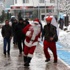 Yeniçeri Noel Baba'yı kovaladı