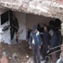 İş makinası yan binanın duvarını yıkıp içeri girdi İş makinası yan binanın duvarını yıkıp içeri girdi