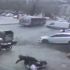 Sipariş vermeye giren kurye takla atarak geri çıktı Sipariş vermeye giren kurye takla atarak geri çıktı