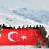 Kato’da görev yapan Mehmetçiğe anlamlı ziyaret Kato’da görev yapan Mehmetçiğe anlamlı ziyaret
