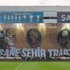 Trabzonspor-Galatasaray maçındaki dev pankartta büyük hata Trabzonspor-Galatasaray maçındaki dev pankartta büyük hata