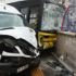 Diyarbakır'da servis minibüsü ile halk otobüsü çarpıştı: 13 yaralı Diyarbakır'da servis minibüsü ile halk otobüsü çarpıştı: 13 yaralı