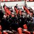 Vekiller Covid-19 kurallarını deliyor Vekiller Covid-19 kurallarını deliyor