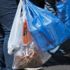 Ve kabul edildi! Plastik poşetler artık paralı Ve kabul edildi! Plastik poşetler artık paralı