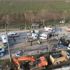 TIR, araçları biçti ortalık savaş alanına döndü. Çok sayıda ölü ve yaralı var TIR, araçları biçti ortalık savaş alanına döndü. Çok sayıda ölü ve yaralı var