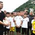 Ünlü futbolcu, isminin verildiği yaz futbol okulunun ... Ünlü futbolcu, isminin verildiği yaz futbol okulunun ...