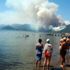 Marmaris'te orman yangını; plajdakiler korkuyla izledi