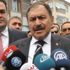 Bakanlar Avcı ve Eroğlu öğrencilerle fidan dikti (2) Bakanlar Avcı ve Eroğlu öğrencilerle fidan dikti (2)