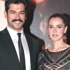 Fahriye Evcen Burak Özçivit'e takma bıyık aldı