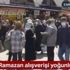 Eminönü korona öncesinden bile kalabalık. Haber televizyonlarının bile dikkatini çekti Eminönü korona öncesinden bile kalabalık. Haber televizyonlarının bile dikkatini çekti