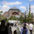 Ayasofya Camisi'ne yoğun ilgi devam ediyor Ayasofya Camisi'ne yoğun ilgi devam ediyor