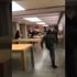 Fransa'da Apple mağazasını talan ettiler