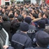 Davutoğlu’nun konvoyunun önüne çıkmaya çalışan işçilere polis engeli Davutoğlu’nun konvoyunun önüne çıkmaya çalışan işçilere polis engeli