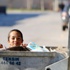 Suriyeli çocukların çöpten sebze ve meyve sevinci