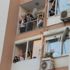 İzmir'de evden çıkamayan vatandaşlar müzik eşliğinde balkonda dans etti İzmir'de evden çıkamayan vatandaşlar müzik eşliğinde balkonda dans etti