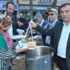 Hayırsever iş adamından her gün 500 kişiye iftar yemeği Hayırsever iş adamından her gün 500 kişiye iftar yemeği