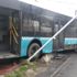 Aksaray'da özel halk otobüsü tramvay yoluna girdi Aksaray'da özel halk otobüsü tramvay yoluna girdi