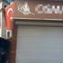 Topladığı para ve altınlarla ortadan kaybolan kuyumcu, polise teslim oldu Topladığı para ve altınlarla ortadan kaybolan kuyumcu, polise teslim oldu