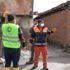 Çöp evi boşatıyorlardı. İşçiler göz göze geldi. Koşarak sokağa kaçtı Çöp evi boşatıyorlardı. İşçiler göz göze geldi. Koşarak sokağa kaçtı