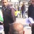 Diyarbakırlı vatandaştan HDP’lilere tepki: HDP broşürünü yere atıp kovdu