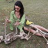 Tuvana Türkay iskeletle poz verdi