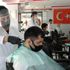 Corona virüs sonrası bu da oldu! Avcılar'daki berberde çalışmaya başladı