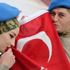 Nikahta Türk bayrağını öperek, 'evet' dediler