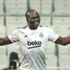 Beşiktaş'ta Aboubakar ve Gökhan görüşme odasına Beşiktaş'ta Aboubakar ve Gökhan görüşme odasına