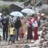 Endonezya'da Sunda Boğazı'nda meydana gelen tsunamide, halk yeni tsunami korkusuyla yüksek kesimlere çıktı Endonezya'da Sunda Boğazı'nda meydana gelen tsunamide, halk yeni tsunami korkusuyla yüksek kesimlere çıktı