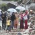 Endonezya'da Sunda Boğazı'nda meydana gelen tsunamide, halk yeni tsunami korkusuyla yüksek kesimlere çıktı