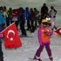 Yıldız Dağı'nda Türk bayraklarıyla meşaleli kayak