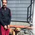 Köpeği gezdiriyor gibi yapıp uyuşturucu satmış Köpeği gezdiriyor gibi yapıp uyuşturucu satmış