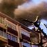 İstanbul Güngören'de iki binanın çatısı alev alev yandı