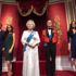 İngiltere Prensi Harry ile eşi Meghan Markle ın heykelleri ...