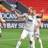 Cenk Tosun: Bu şampiyonluk bütün taraftarlarımıza gelsin Cenk Tosun: Bu şampiyonluk bütün taraftarlarımıza gelsin