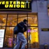 Western Union Yunanistan'da bin 500 noktada