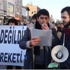 'Erdoğan'a hakaret'ten tutuklamayı protesto ederken 'Erdoğan'a hakaret'ten gözaltına alındı! 'Erdoğan'a hakaret'ten tutuklamayı protesto ederken 'Erdoğan'a hakaret'ten gözaltına alındı!