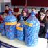 Okul personeline tekerlekli sandalye için kapak topluyorlar