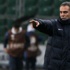 Ersun Yanal'dan iki oyuncuya teşekkür Ersun Yanal'dan iki oyuncuya teşekkür