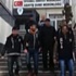 Yaşlı kadını bakın nasıl dolandırdılar!
