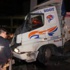 Kamyon Önce Bariyere Sonra Tabela Direğine Çarptı: 1 Yaralı Kamyon Önce Bariyere Sonra Tabela Direğine Çarptı: 1 Yaralı