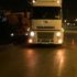 Seyir halindeki kireç yüklü tırın dorsesi çıktı Seyir halindeki kireç yüklü tırın dorsesi çıktı
