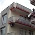 Üçüncü katın penceresinden düşen çocuk yaralandı