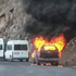 Teröristler yol kesip araçları ateşe verdi