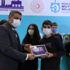 "Atom karınca" lakaplı belediye başkanı, ilçedeki 10 bin öğrenciye tablet dağıtımına başladı