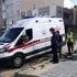 Ambulansın yaralıya ulaşması için kepçeyle yol açıldı Ambulansın yaralıya ulaşması için kepçeyle yol açıldı