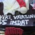 Kavga ihbarına giden polislere pasta sürprizi